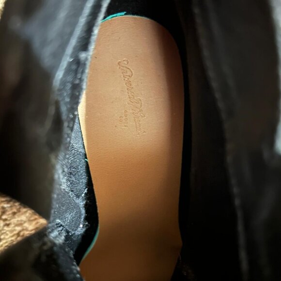 Shoes - Picture 4 of 4